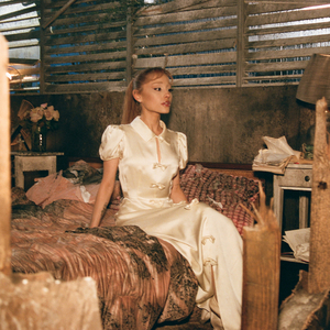 游泳爆乳露双奶头被教练玩弄
