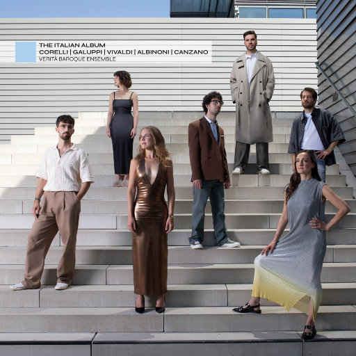 游泳爆乳露双奶头被教练玩弄
